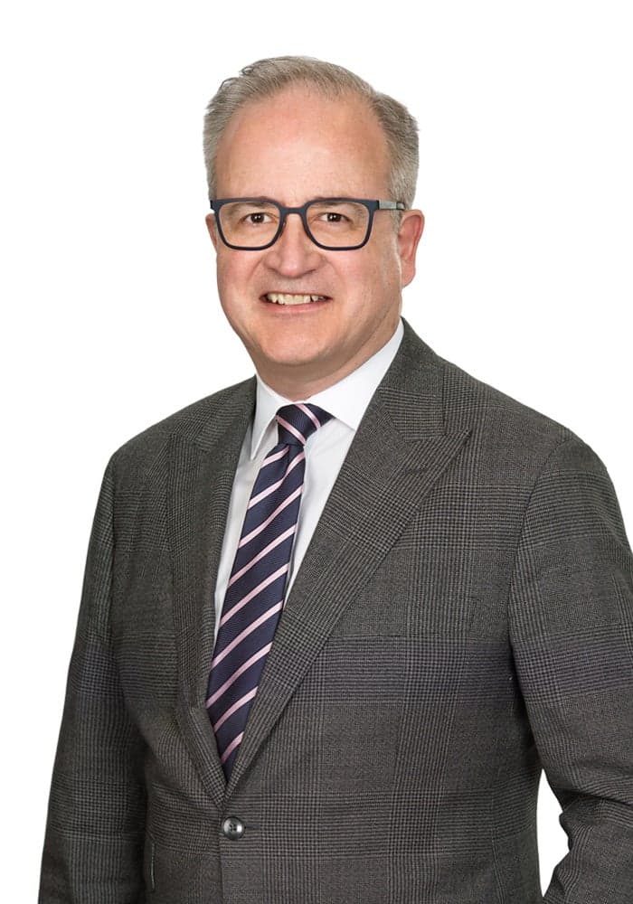 Timothy Ellam Headshot